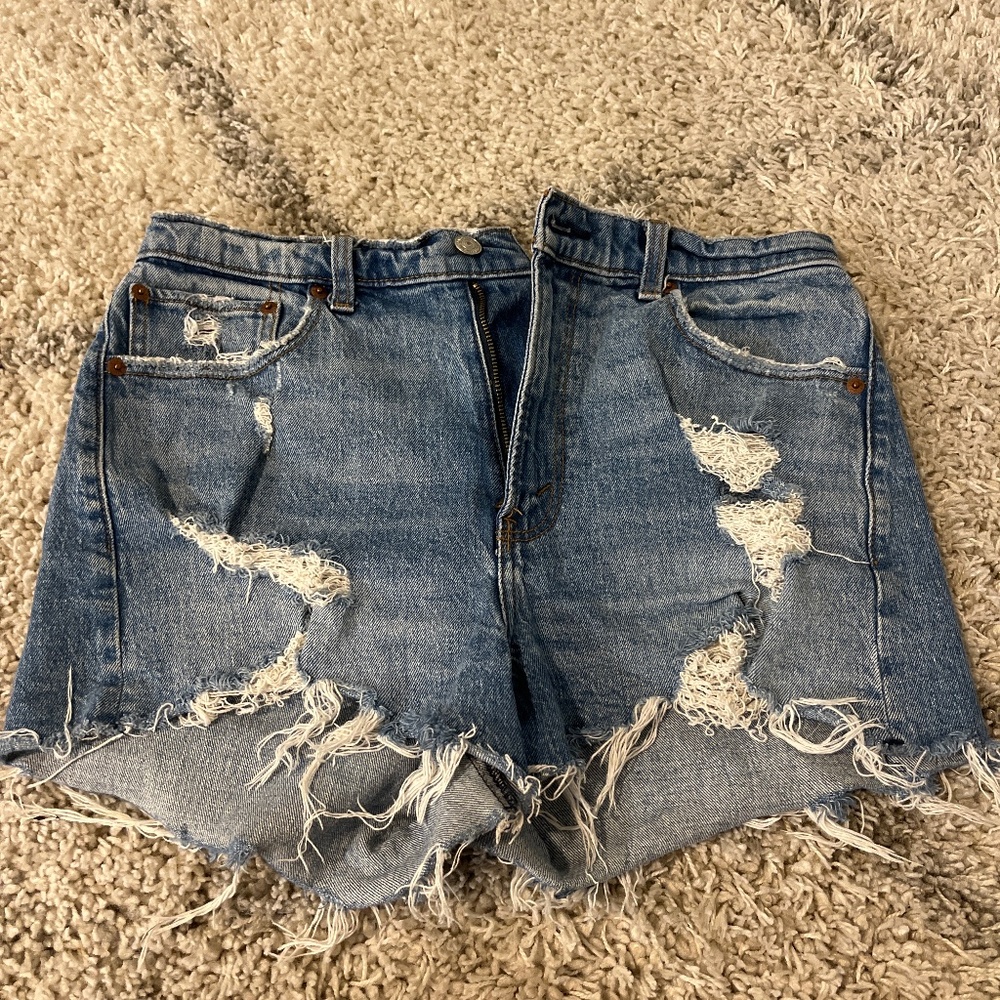 Abercrombie the mom short - high rise
